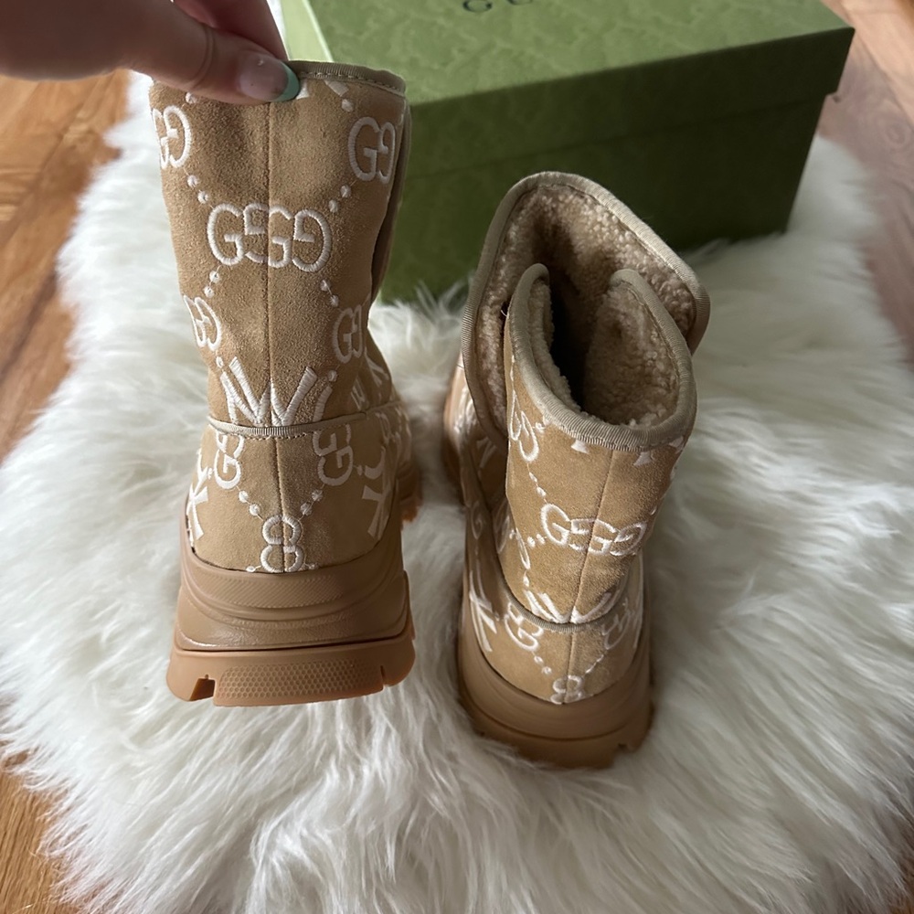 Gucci NY Yankees Winter Boots - Picture 6 of 7